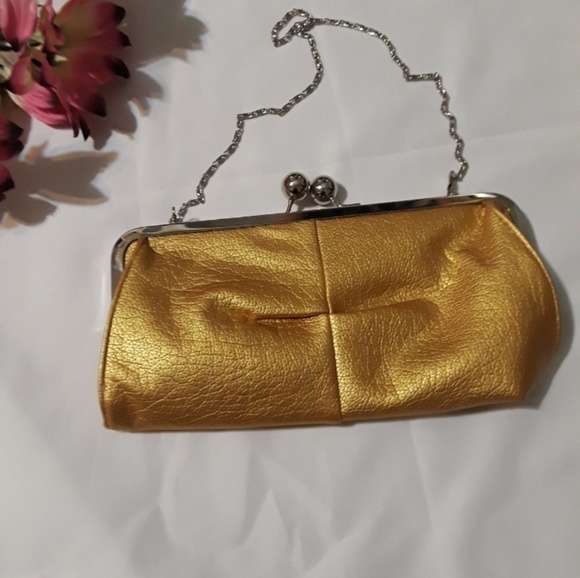 Bijoux Terner Handbags - BIJOUX TERNER yellow clutch purse..